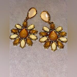 EUC Pair of Brown and Cream Gold Tone Pierced Dangle Earrings